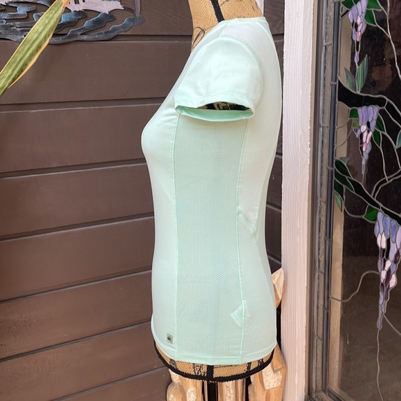 Alo CoolFit Mint Top - Picture 3 of 7